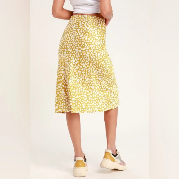 Lulu’s Elisa Mustard Yellow Cheetah Print Satin Midi Skirt XS - Picture 4 of 6